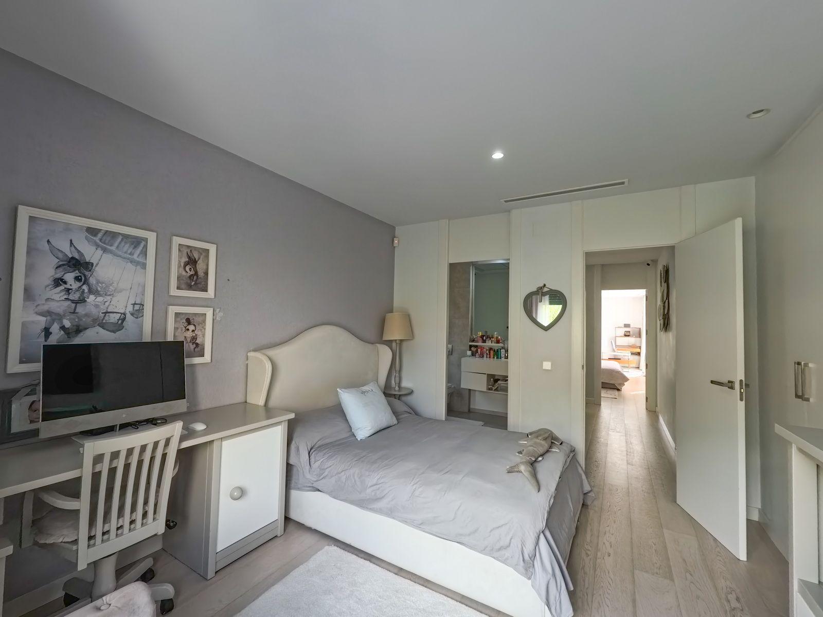 Chalet zu verkaufen in Finestrat, Sierra Cortina: 4 Schlafzimmer, privates Schwimmbad.