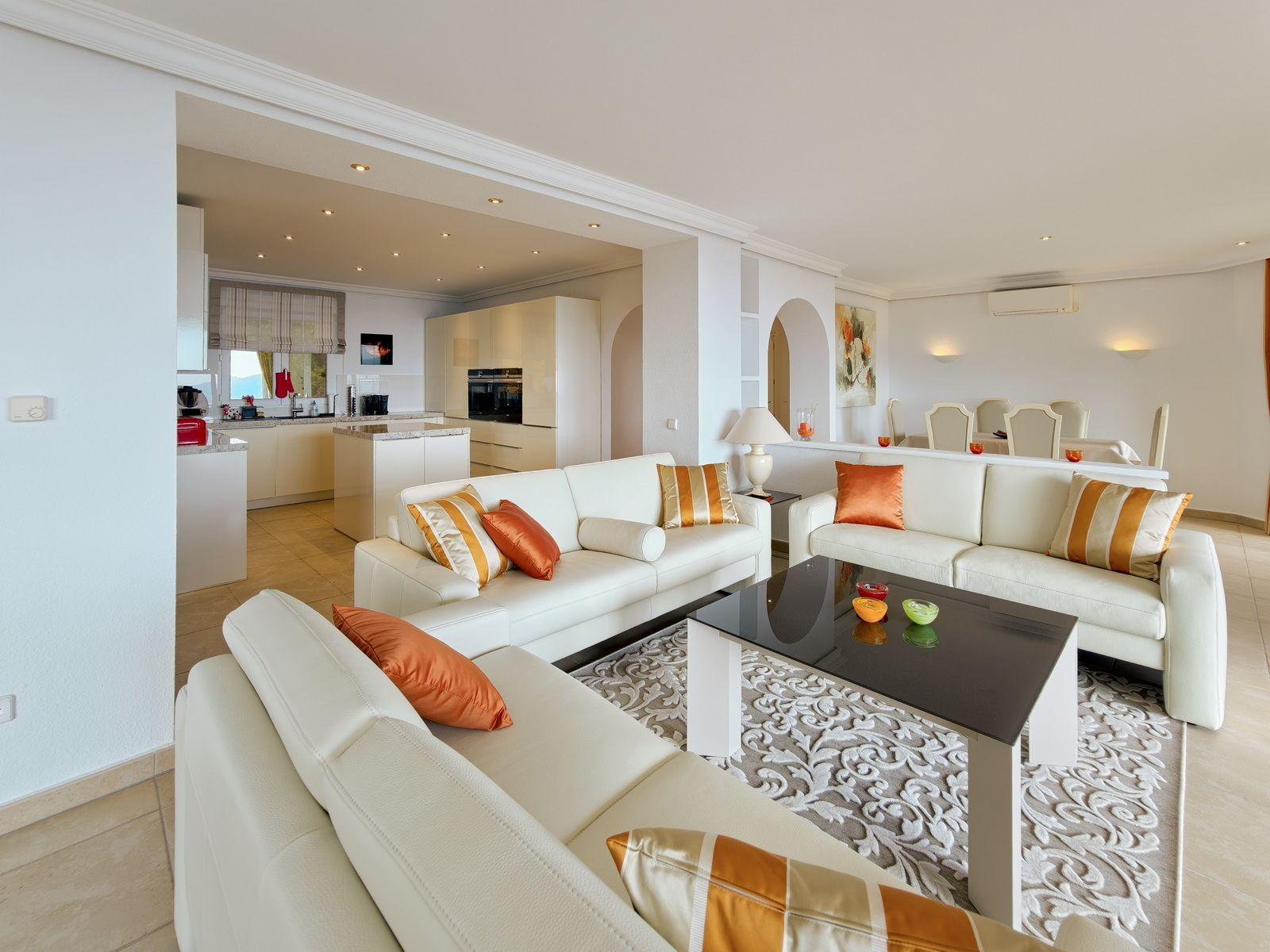 Chalet à vendre à Altea Hills : 5 chambres et piscine intérieure.