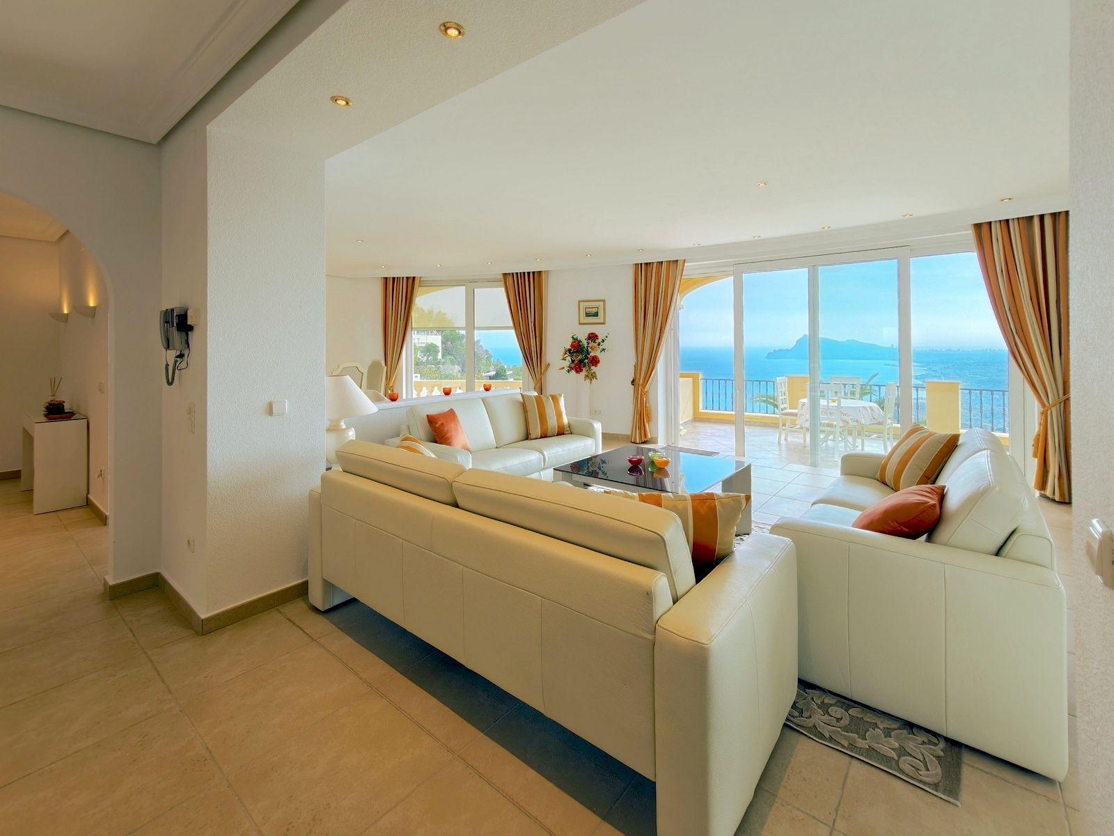 Chalet à vendre à Altea Hills : 5 chambres et piscine intérieure.