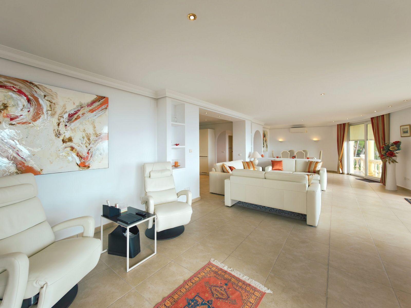 Chalet à vendre à Altea Hills : 5 chambres et piscine intérieure.
