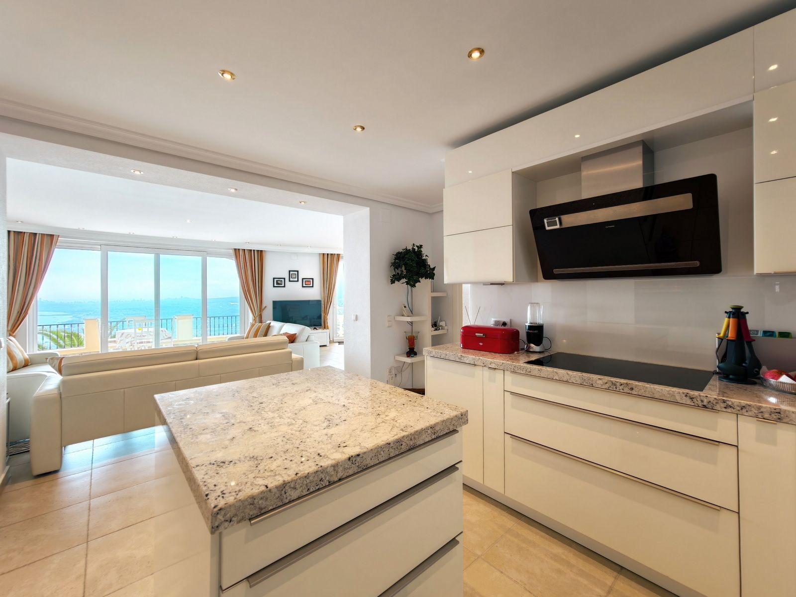 Chalet à vendre à Altea Hills : 5 chambres et piscine intérieure.