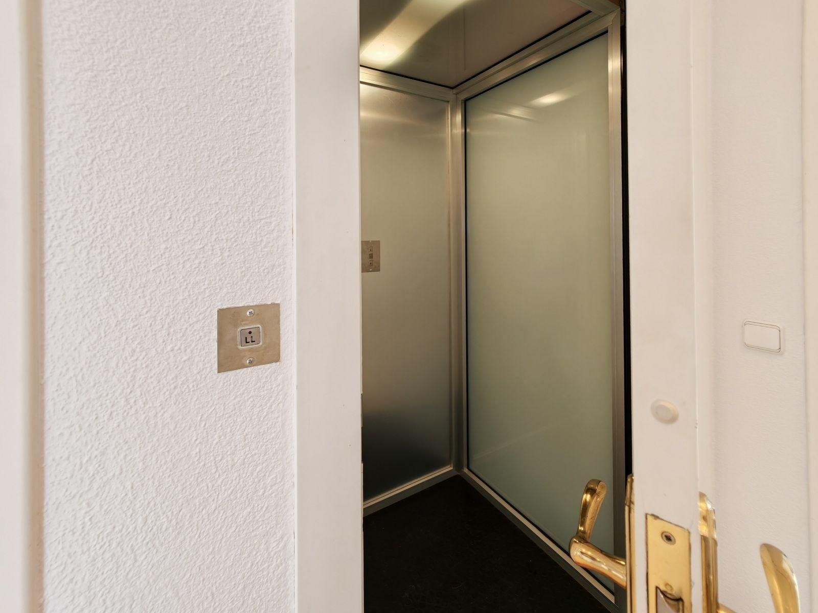 Chalet à vendre à Altea Hills : 5 chambres et piscine intérieure.