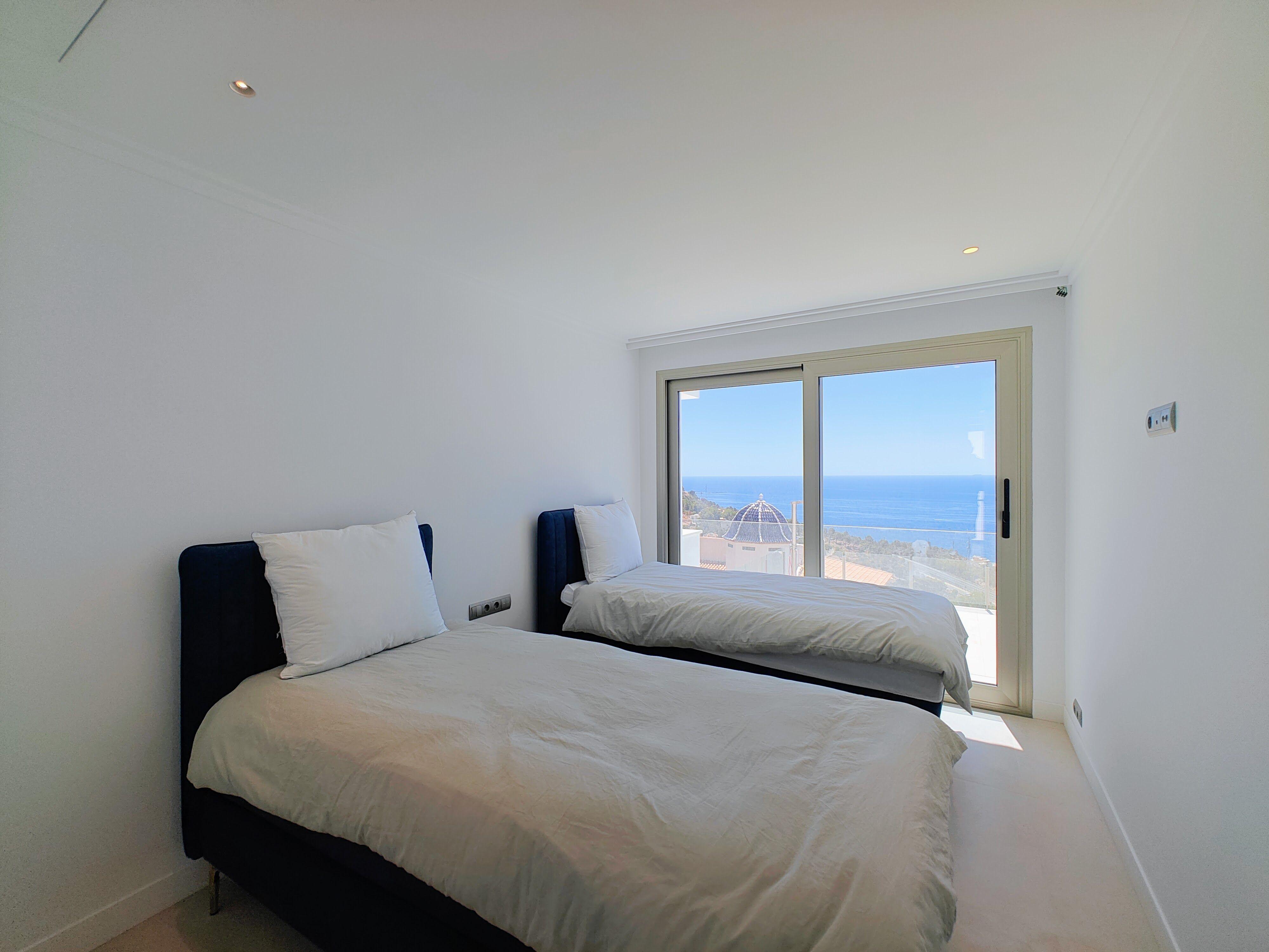 Chalet à vendre à Sierra de Altea avec piscine à débordement.