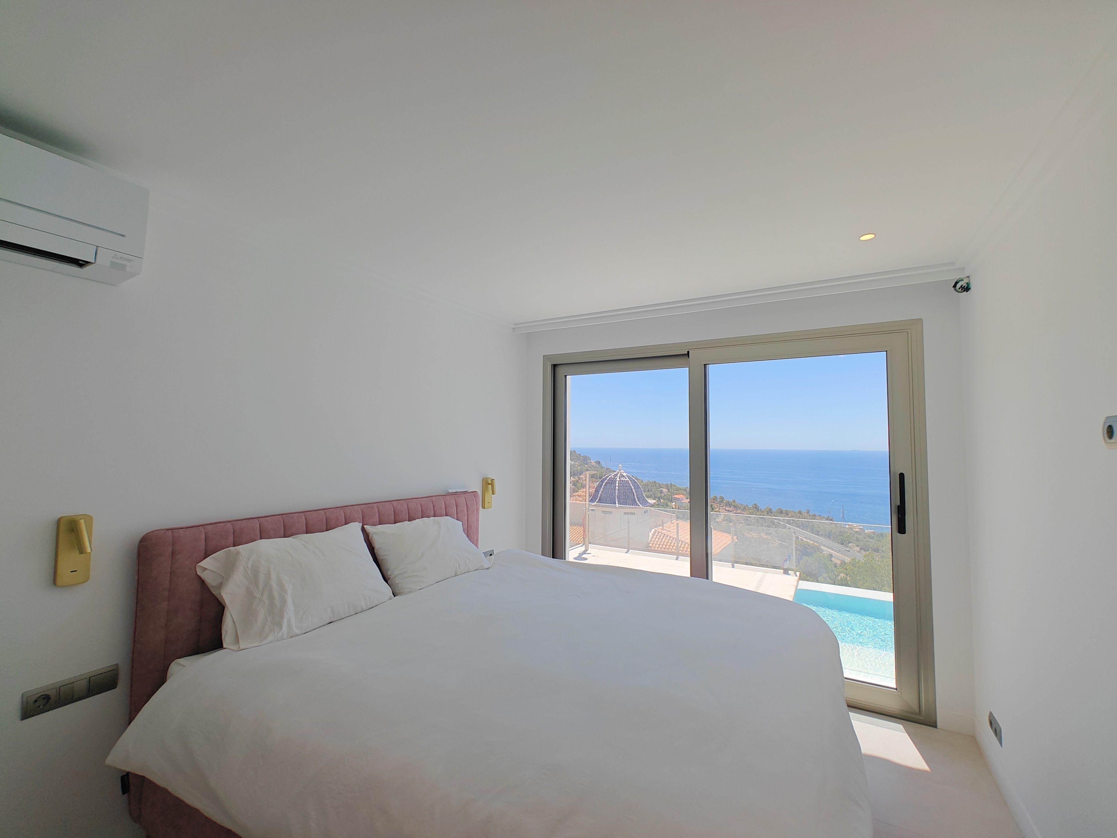 Chalet à vendre à Sierra de Altea avec piscine à débordement.