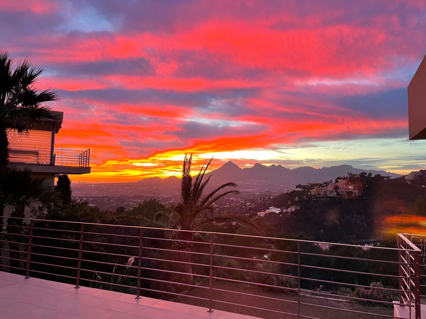 Villa avec vue sur les montagnes à Altea Hills – intimité, nature et art de vivre méditerranéen sur la Costa Blanca